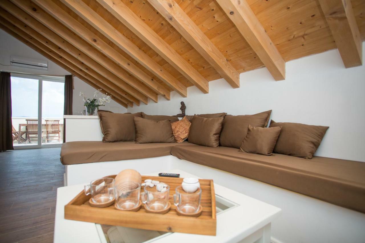 Captain'S Attic Račišće Εξωτερικό φωτογραφία